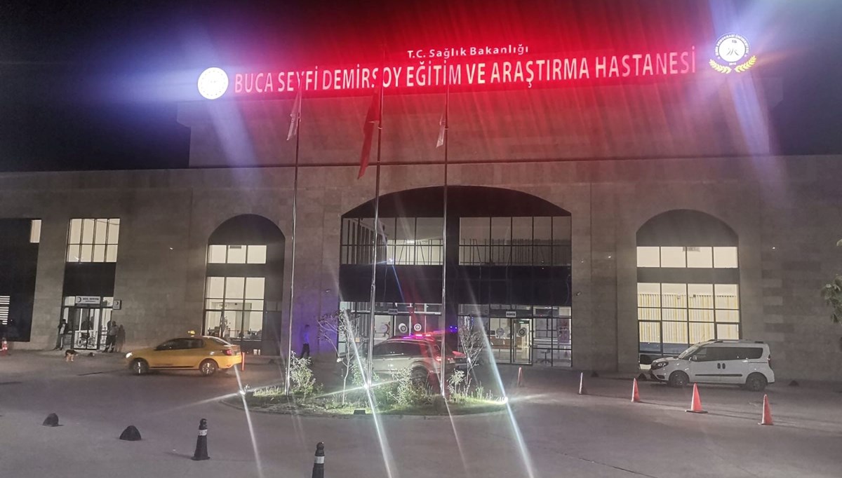 İzmir’de parkta bıçaklı kavga: 17 yaşındaki genç öldü