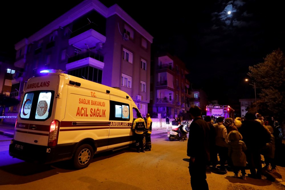 Balkona stoklanan telefonu bataryaları bomba gibi patladı: Mahalleli panikle sokağa döküldü - 8