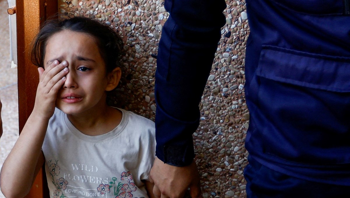 İsrail'in saldırılarında hayatını kaybeden Filistinlilerin sayısı 10 bini aştı İsrail'in saldırılarında hayatını kaybeden Filistinlilerin sayısı 10 bini aştı