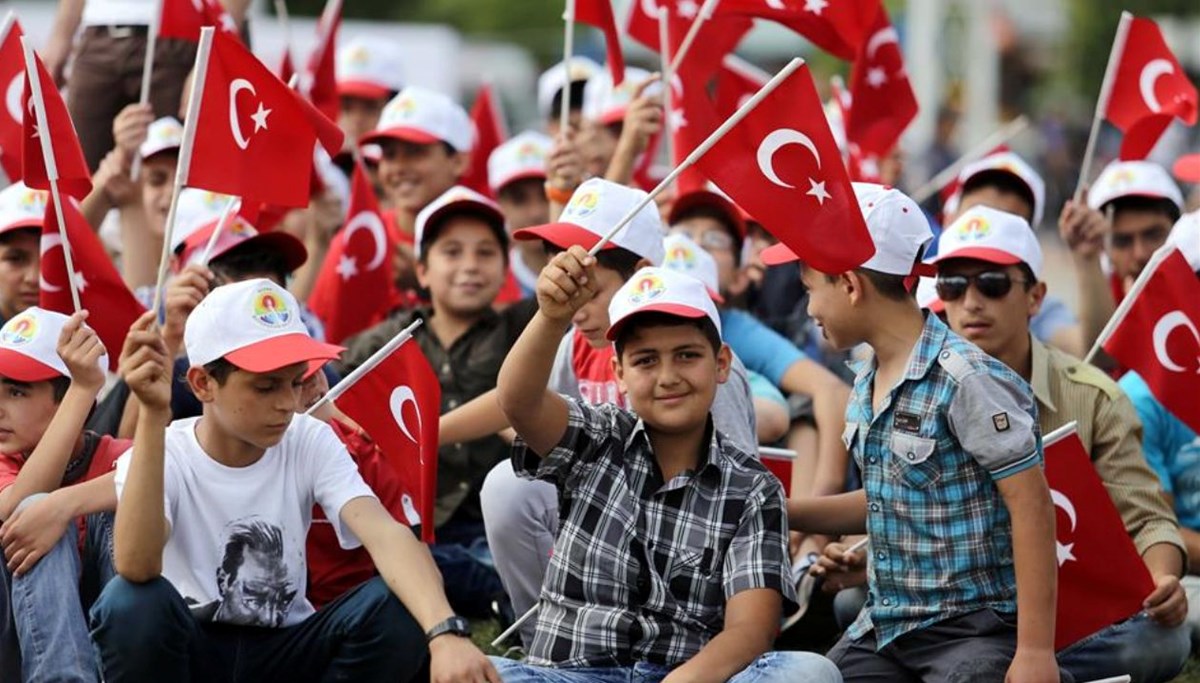 19 Mayıs resmi tatil mi, hangi güne denk geliyor? 19 Mayıs'ta okullar tatil mi?