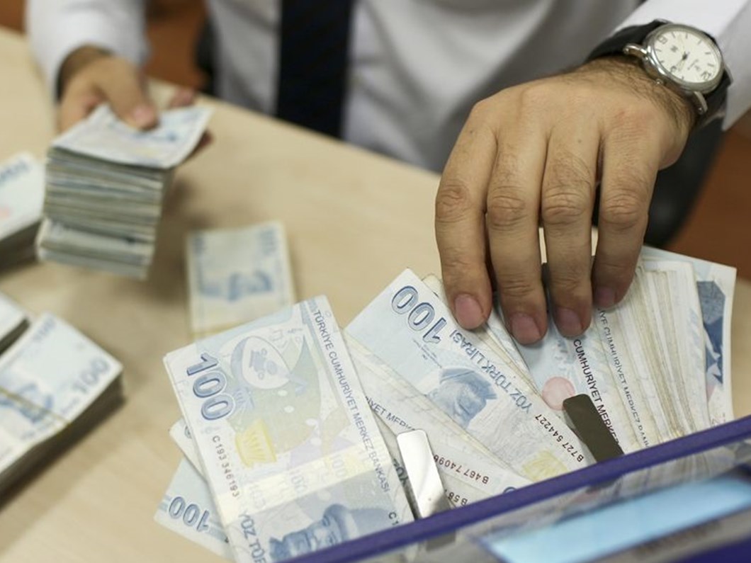 yeni is kuran genclere 3 yil sureyle