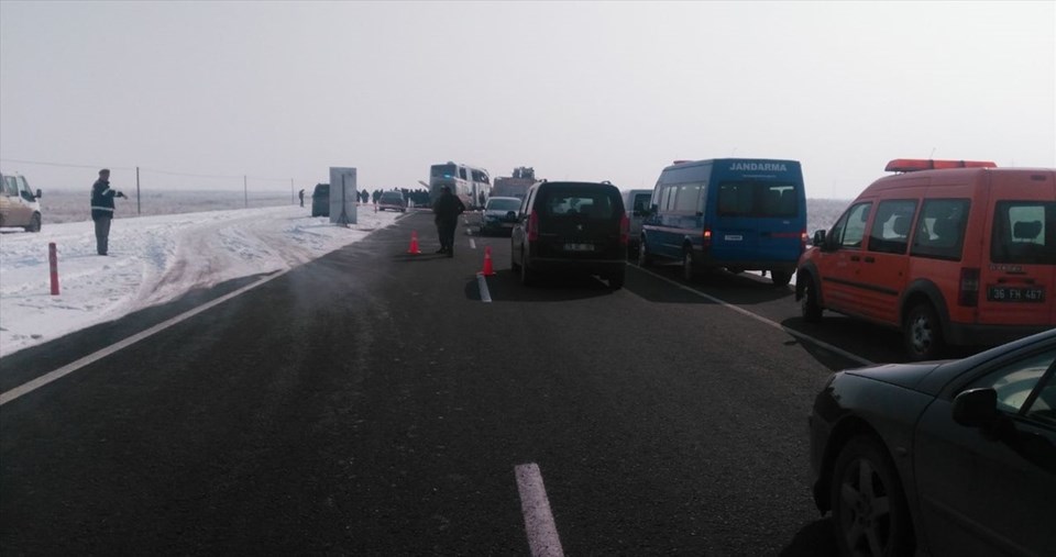 Iğdır'da iki yolcu otobüsü çarpıştı: 8 ölü - 1