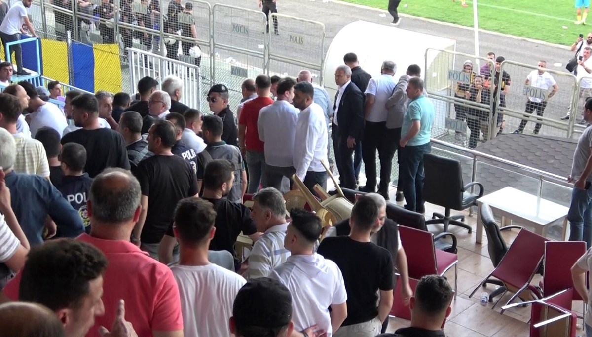 Siirt'te olaylı maç: Futbolcular kavgaya tutuştu