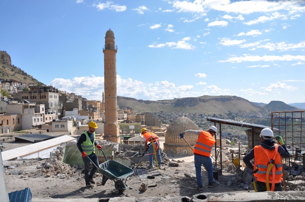 Mardin'de tarihi dokuyu bozan binalar yıkılıyor 78