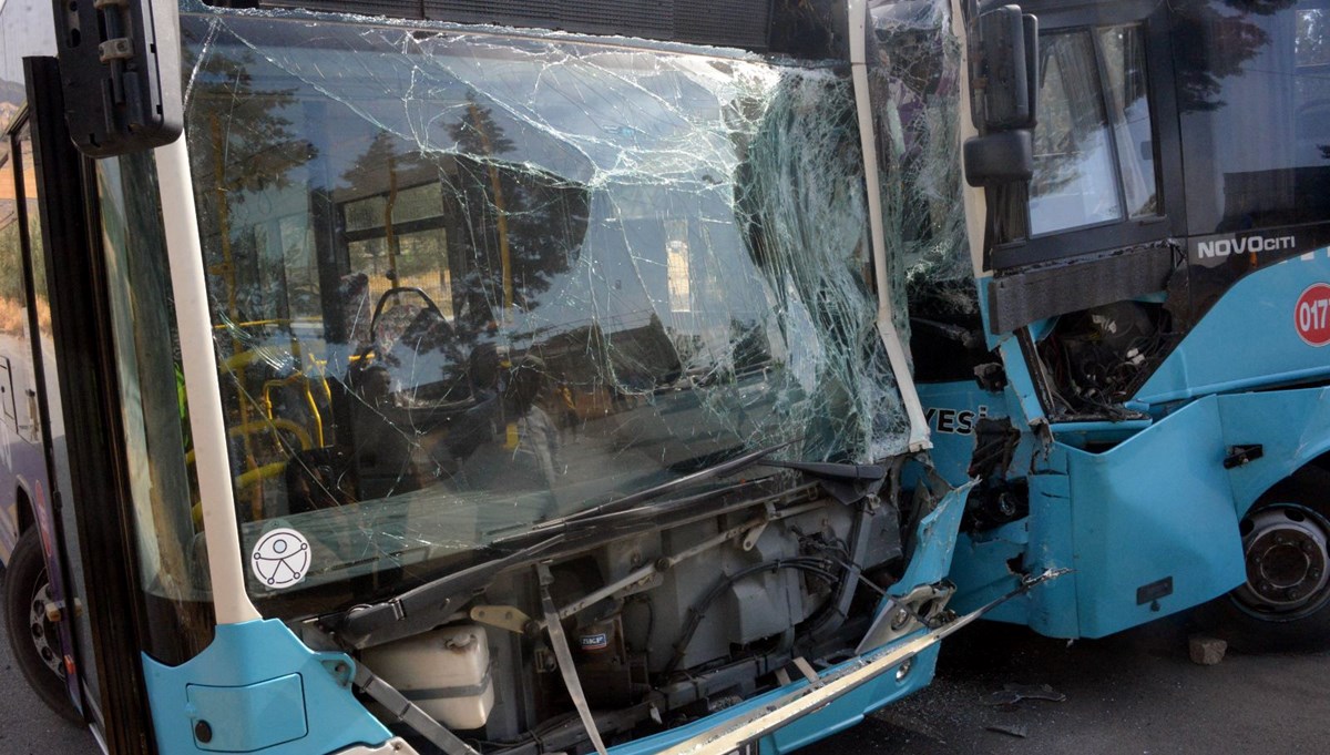 Kahramanmaraş’ta halk otobüsleri çarpıştı: 9 yaralı Kahramanmaraş’ta halk otobüsleri çarpıştı: 9 yaralı