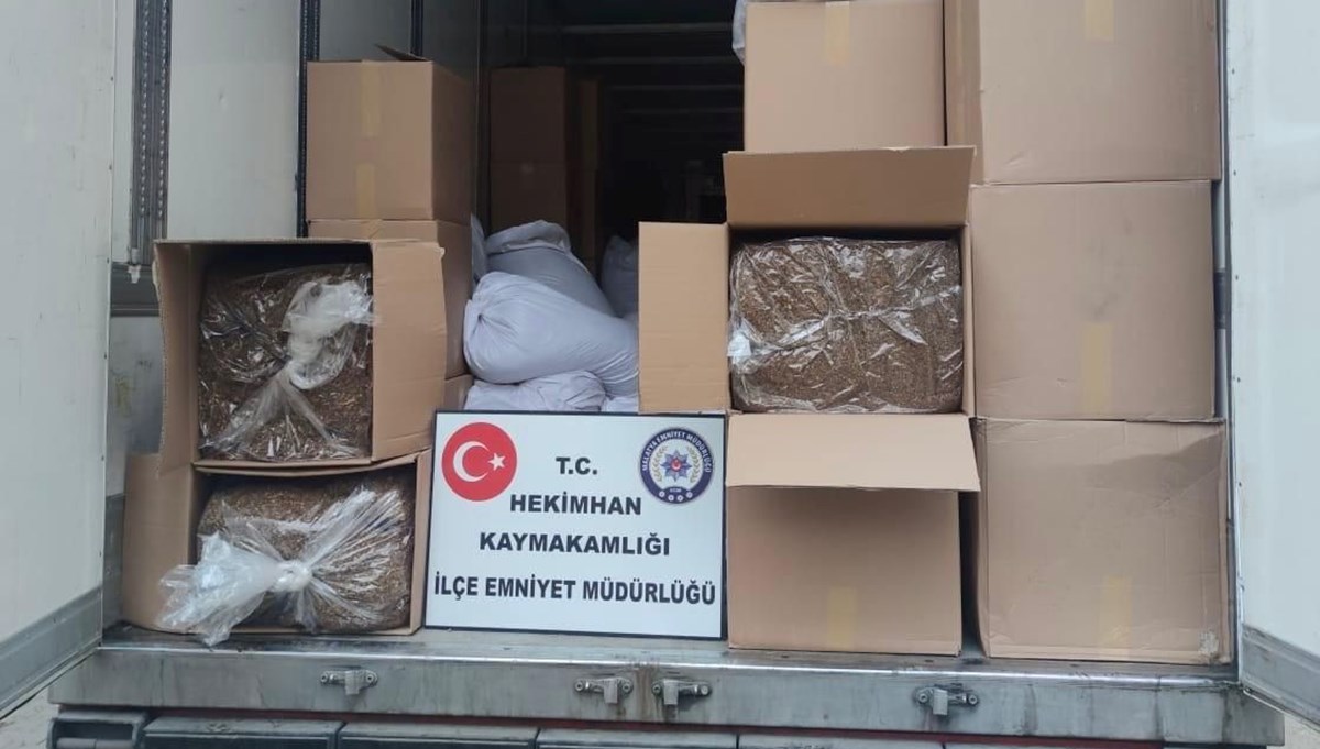 Malatya'da 7 ton kaçak tütün ele geçirildi Malatya'da 7 ton kaçak tütün ele geçirildi