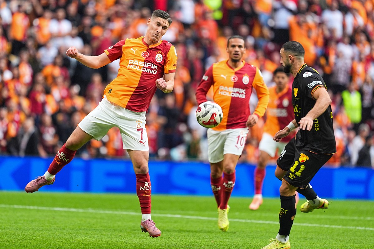 Galatasaraylı Sallai ile Göztepeli Efkan Bekiroğlu