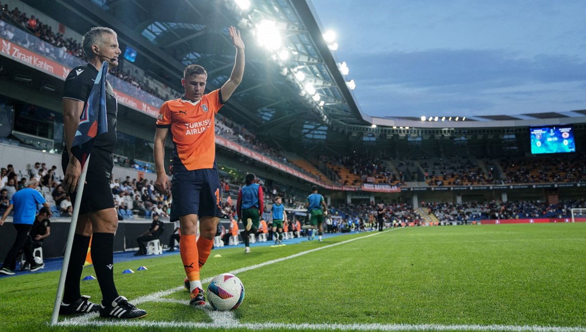 Başakşehir'de ayrılık: Dimitrios Pelkas'ın sözleşmesi feshedildi