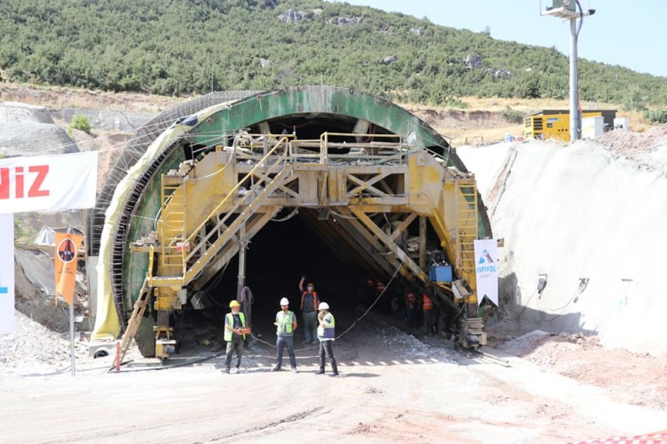 Ulaştırma Bakanı Karaismailoğlu, Honaz Tüneli'nde incelemelerde bulundu - 1