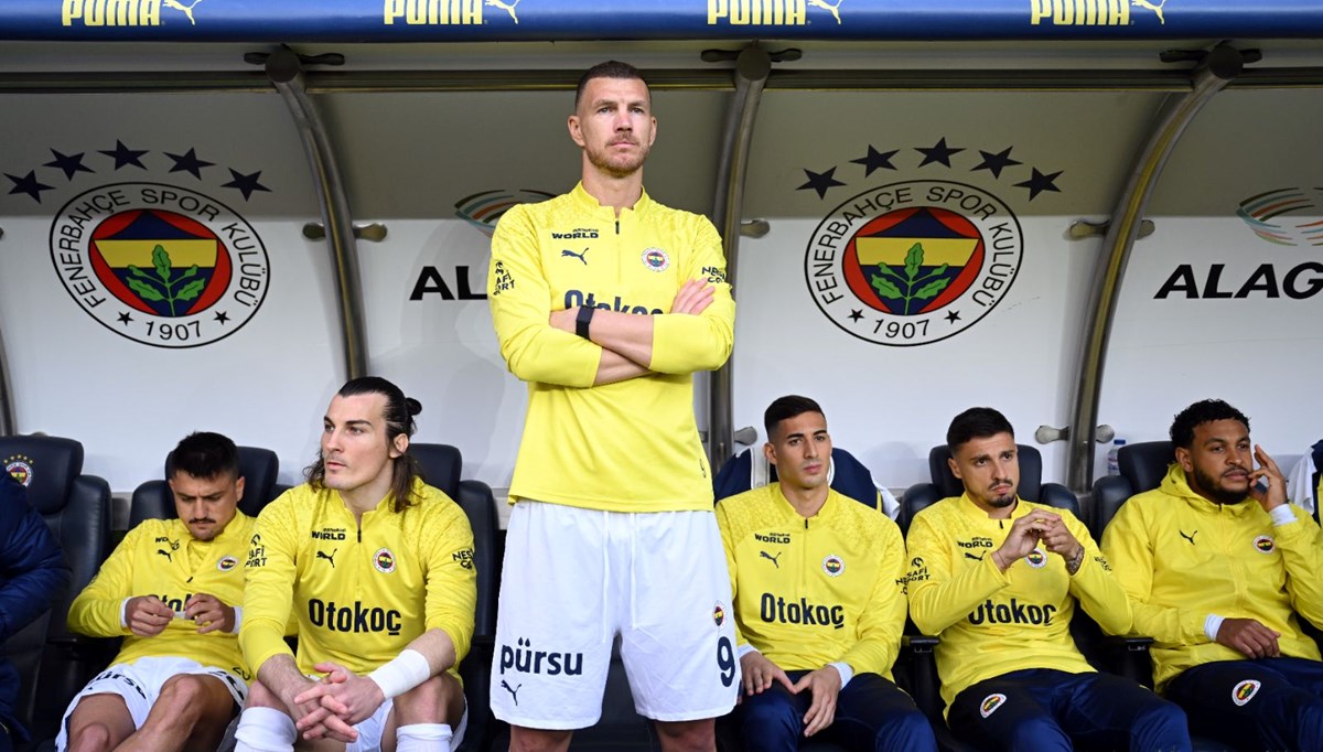 Fenerbahçe'de kaptan Edin Dzeko ligde ilk kez yedek kaldı Fenerbahçe'de kaptan Edin Dzeko ligde ilk kez yedek kaldı