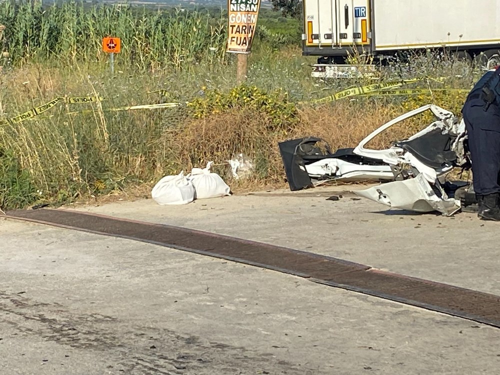 Feci kazada sürücü öldü, aracından çok sayıda uyuşturucu
çıktı - 5