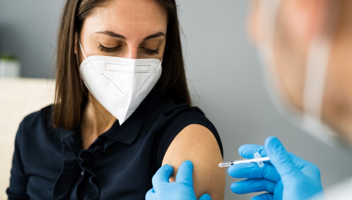 Almanya'da sağlık çalışanları için aşı zorunlu olacak