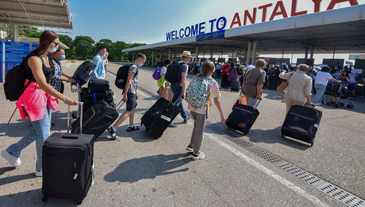 Antalya, 2021'de 9 milyon 81 bin turist ağırladı