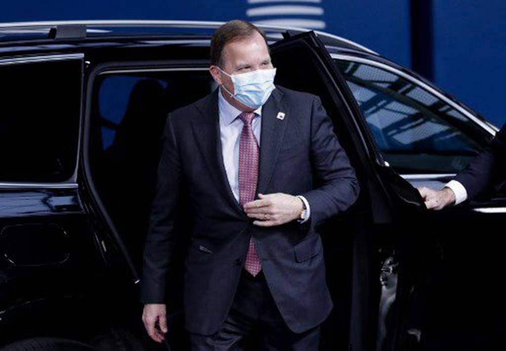 Vatandaşları uyaran İsveç Başbakanı Stefan Löfven AVM'de görüntülendi - 1