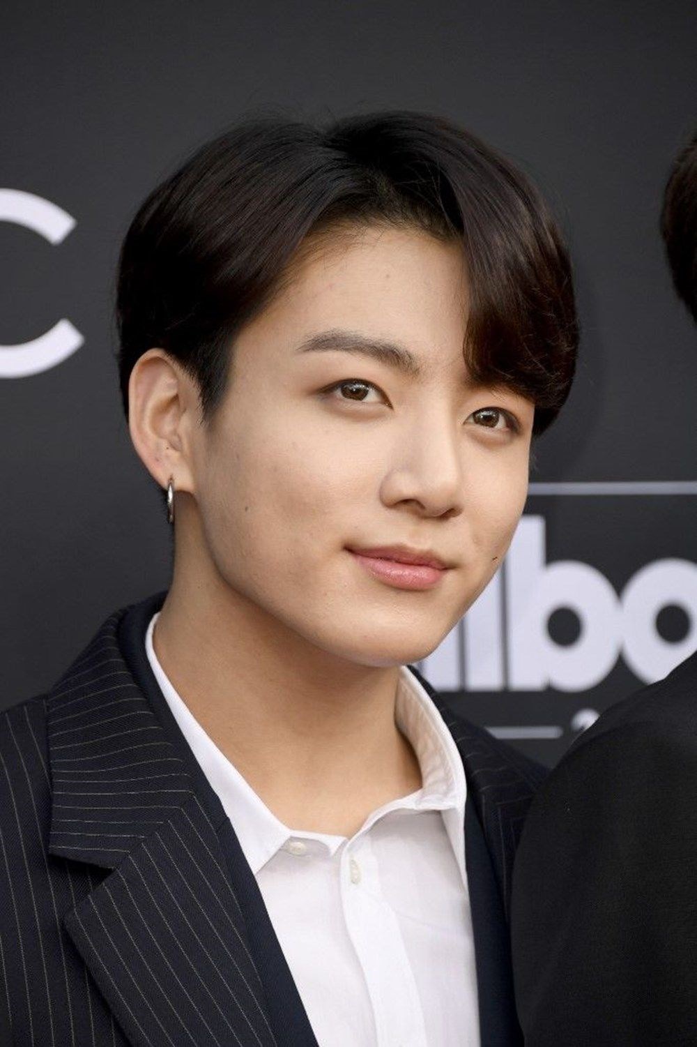 BTS grubunun en genç üyesi Jungkook kimdir? (2020 yılının en çok merak edilen K-pop yıldızı Jungkook!) - 1