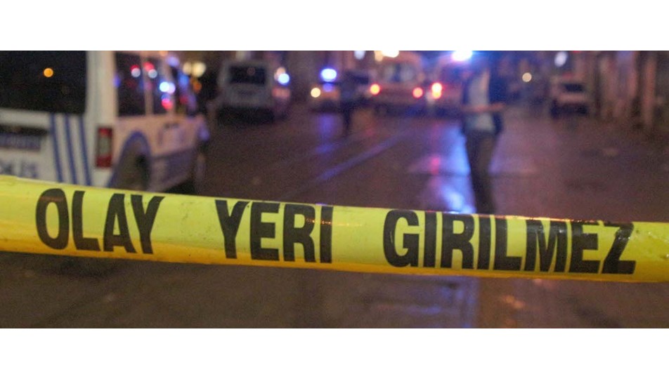 İzmir'de silahlı kavga: 1 ölü, 3 yaralı