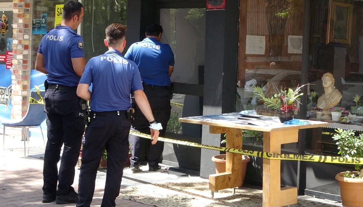 Antalya'da iş yerinde ölü bulundu