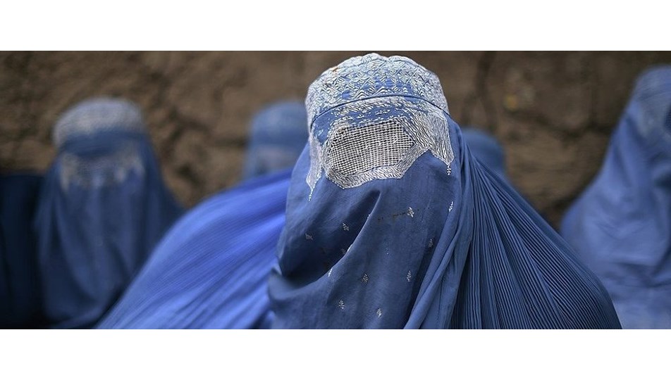 IŞİD Musul'da "burka"yı yasakladı