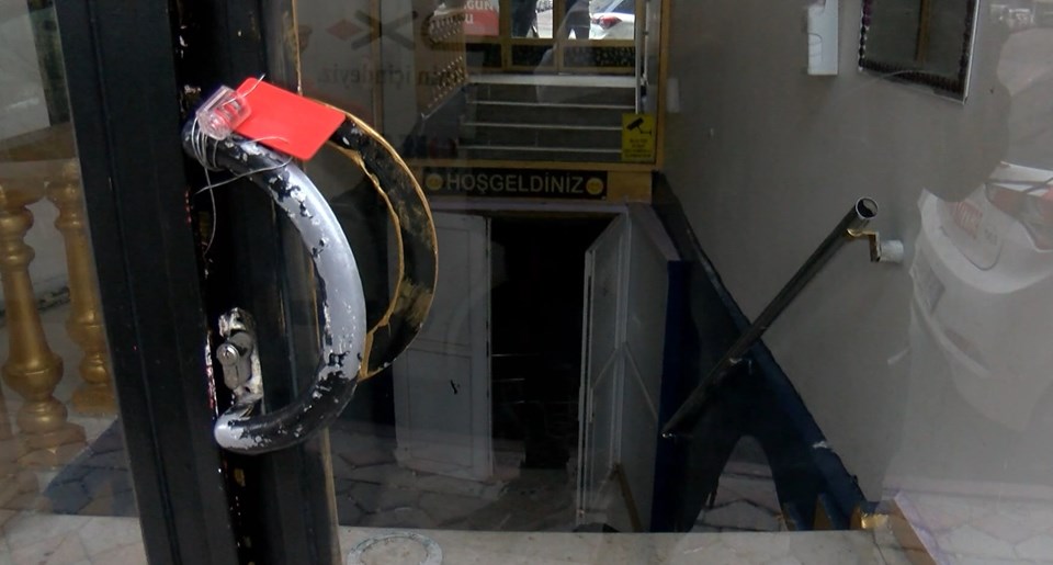 Sultangazi�de düğün sahiplerinden polise saldırı 5 polis Sultangazi�de düğün sahiplerinden polise saldırı 5 polis