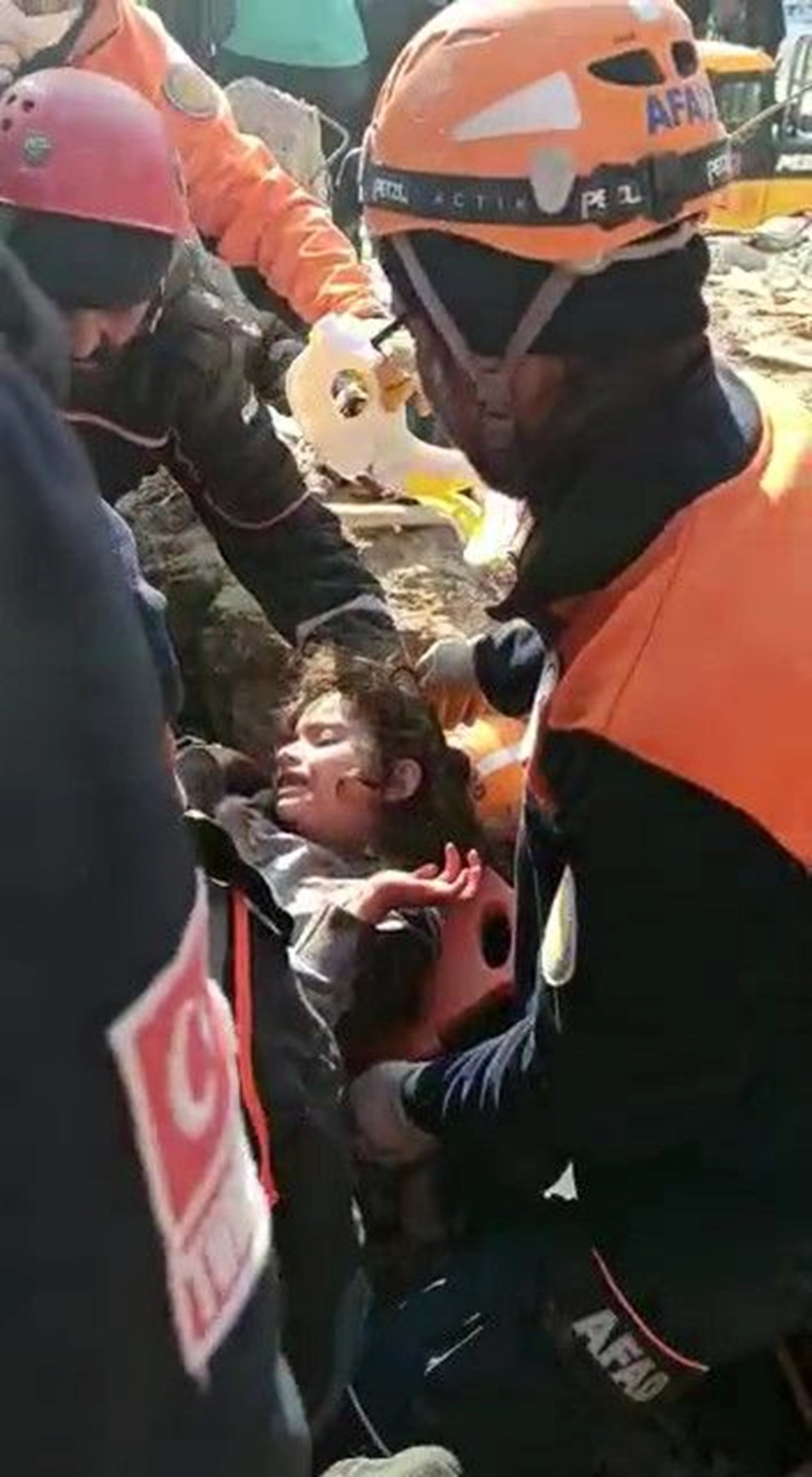 Mucize Kurtuluşlar: Depremin 6. gününde arama kurtarma çalışmaları sürüyor - 30