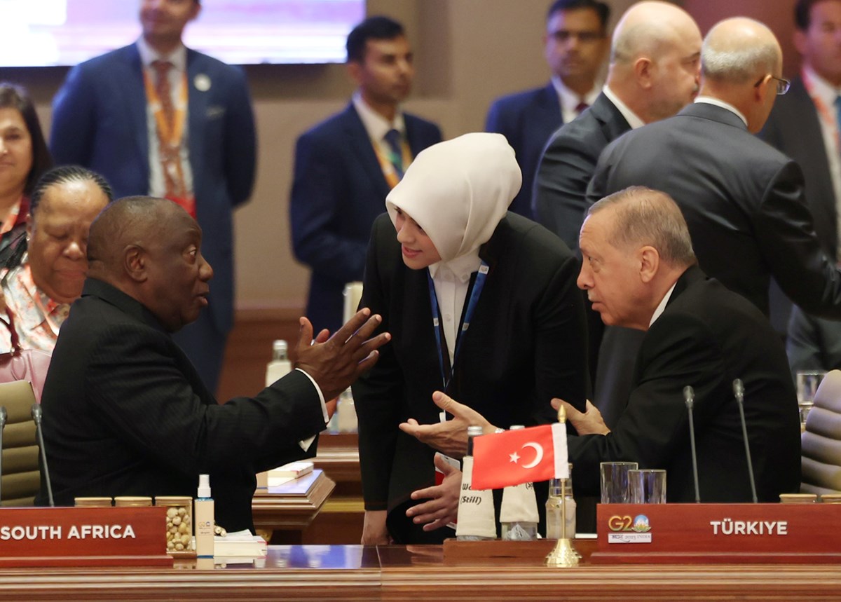 Cumhurbaşkanı Recep Tayyip Erdoğan Güney Afrika Cumhurbaşkanı Cyril Ramaphosa ile sohbet etti.