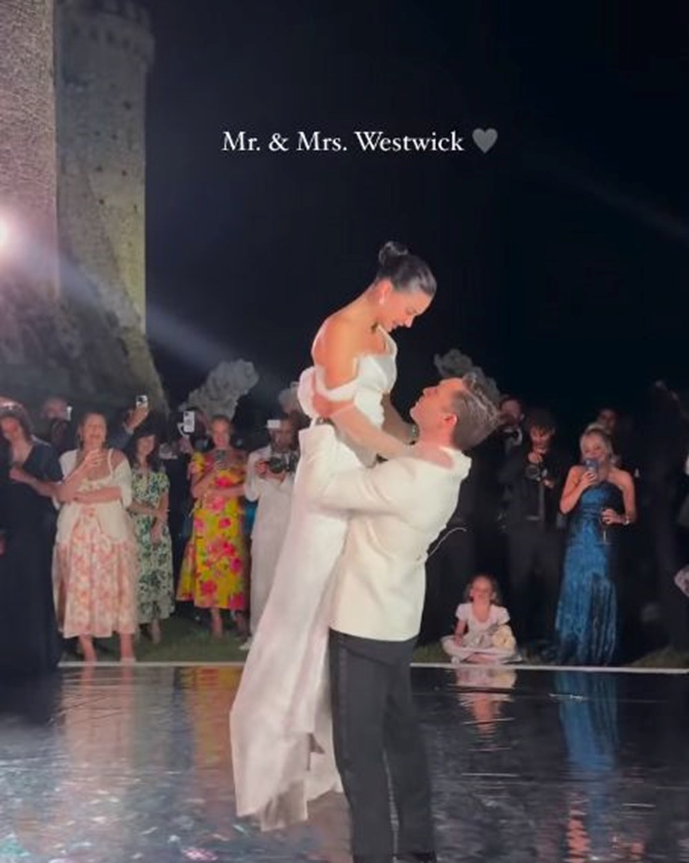 Gossip Girl dizisinin yıldızı Ed Westwick ile Amy Jackson evlendi: İşte düğünden ilk kareler - 4