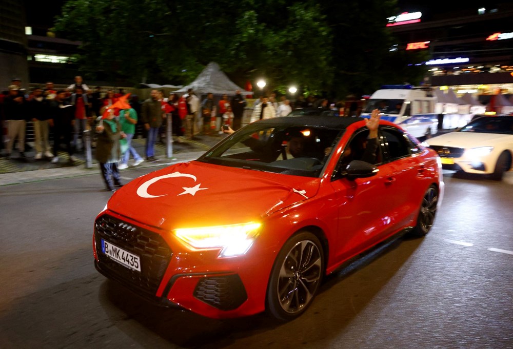 Avrupa'da Türk gecesi: Almanya'dan Hollanda'ya meydanlar "Türkiye" sloganıyla inledi! - 7