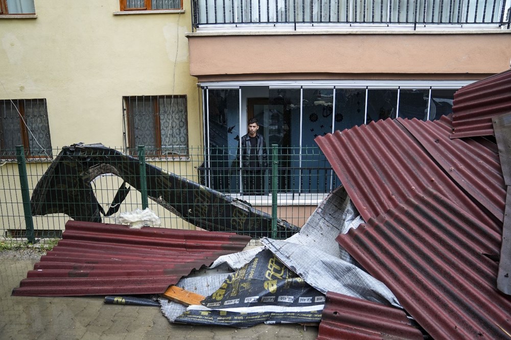 Yurdu fırtına vurdu: Antalya’da rüzgarın hızı 118 kilometreye ulaştı, İstanbul ve Ankara’da ağaçlar devrildi - 14