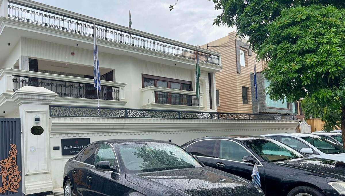 Sahte büyükelçilik işleten adama gözaltı