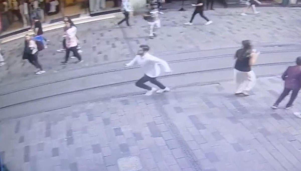 İstiklal Caddesi'nde hareketli anlar: Dakikalarca kaçtı, çıkmaz sokakta yakalandı