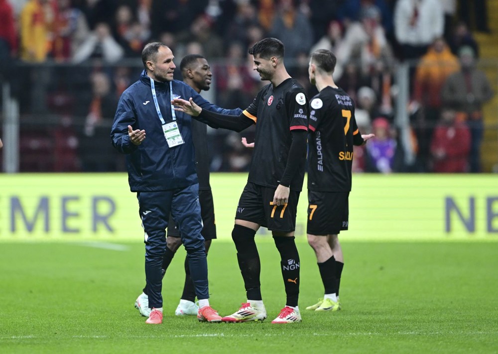 Adana Demirspor, Galatasaray maçında sahadan çekildi: Mücadele tatil edildi! - 9