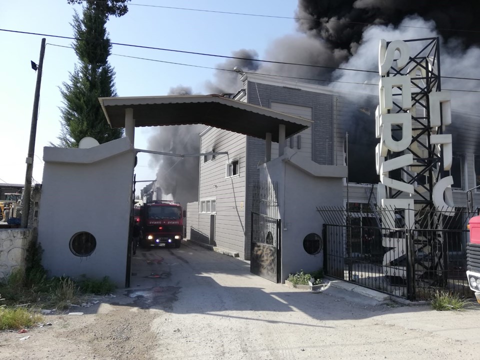 Mersin'de fabrika yangını - 1