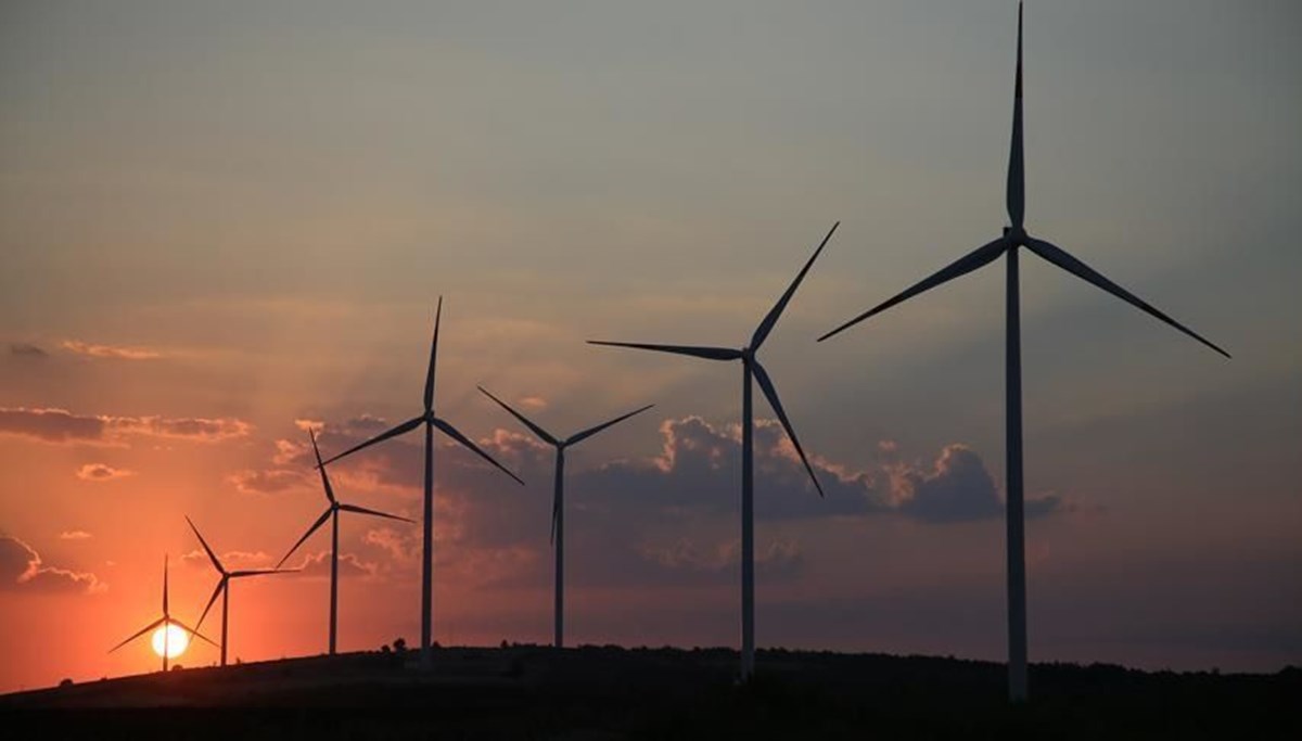 Bakan Dönmez'den 'yenilenebilir enerji' açıklaması: Yüzde 100'ü zorluyor Bakan Dönmez'den 'yenilenebilir enerji' açıklaması: Yüzde 100'ü zorluyor