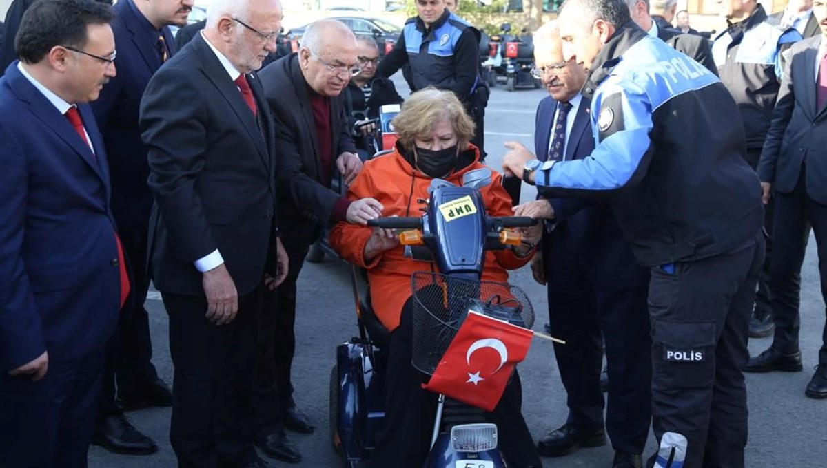 Kayseri’de 150 engelliye akülü araç hediye edildi Kayseri’de 150 engelliye akülü araç hediye edildi