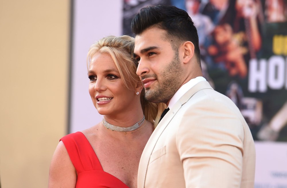 Britney Spears'ın nişanlısının eski sevgilisi: Sam turnayı gözünden vurdu - 2