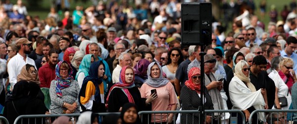 Yeni Zelanda başbakanından hadisli mesaj (Katliam kurbanları anılıyor)