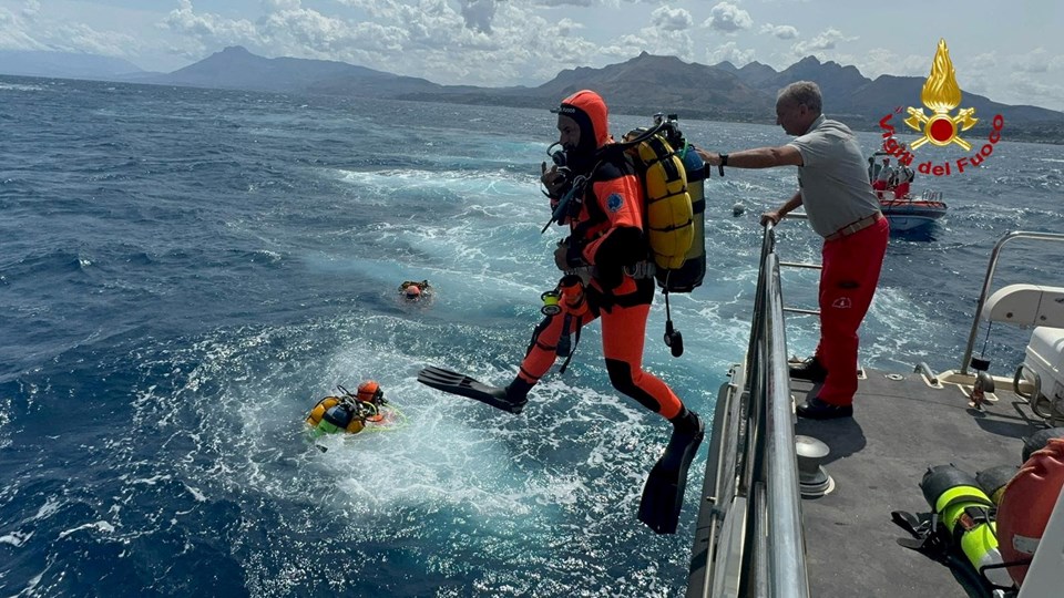 Ünlü milyarderin cesedi batan tekneden çıkarıldı: Kızının cesedi aranıyor! - 1