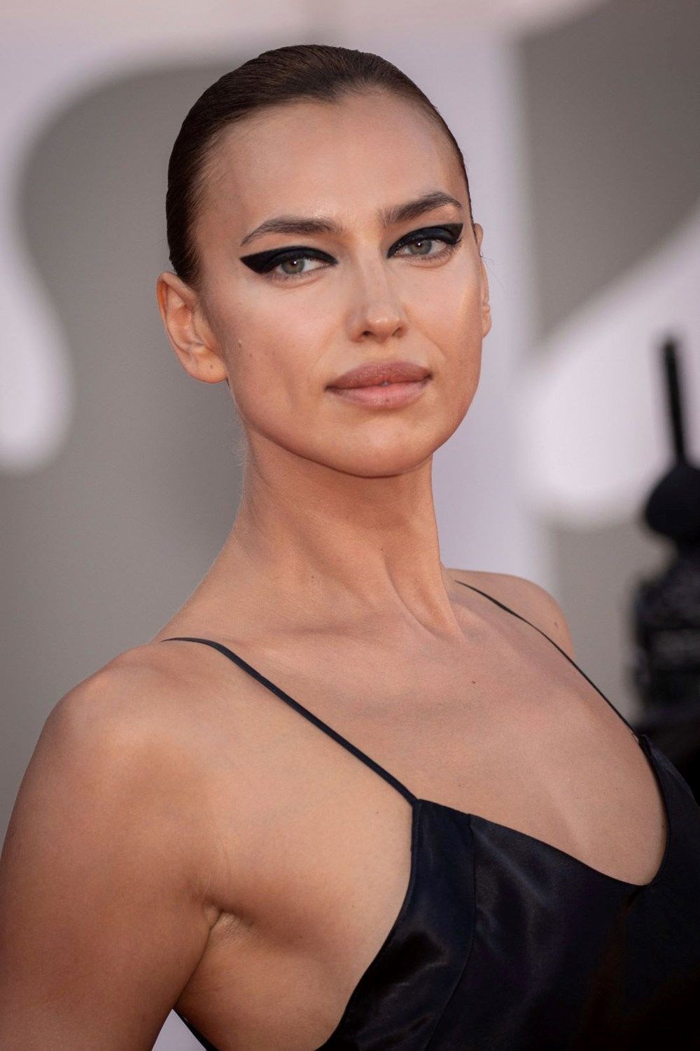 Irina Shayk: "Zayıf değil, fazla seksisin, model olamazsın" dediler - 2