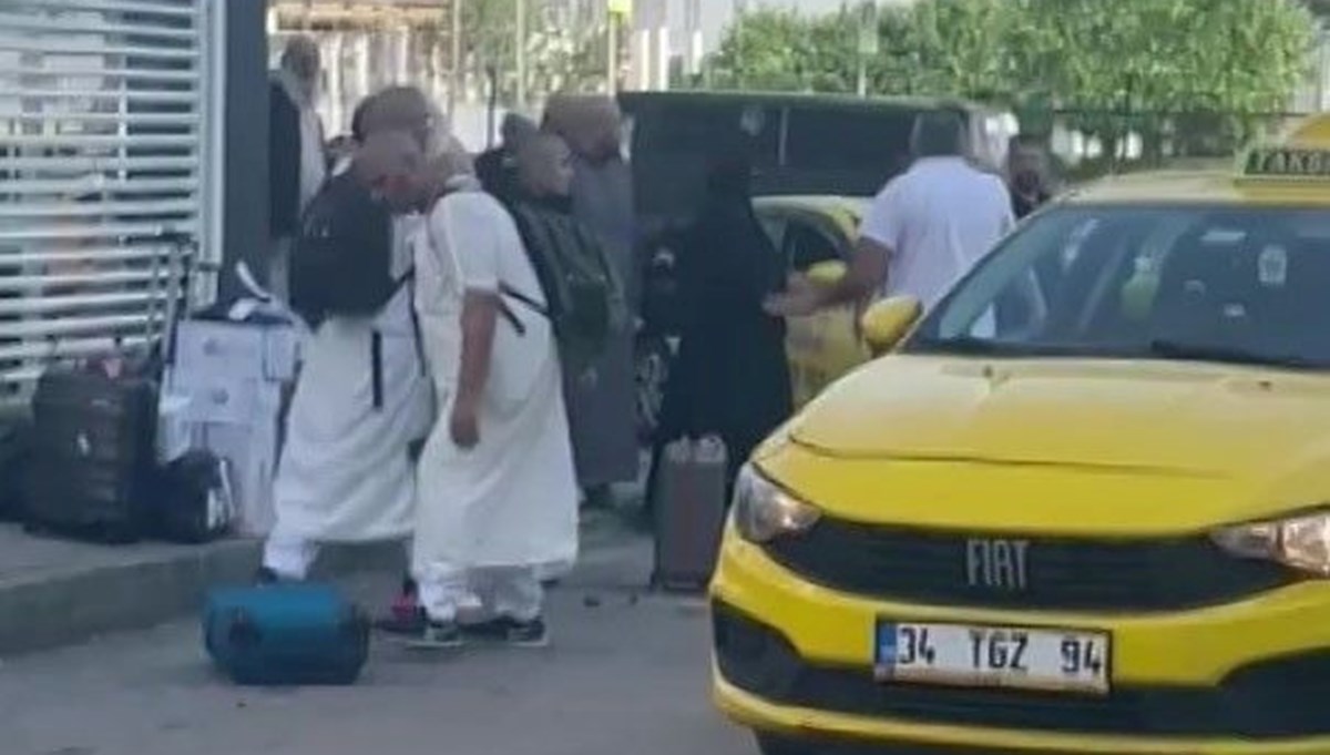 Turistler ile taksici arasında Turistler ile taksici arasında