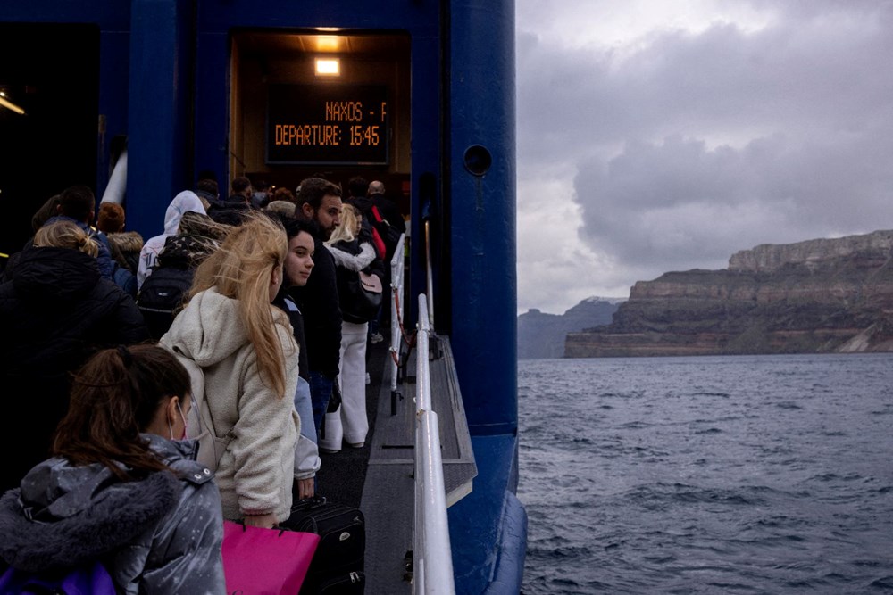 Santorini'de panik sürüyor, adaya giden Miçotakis ise iyimser: