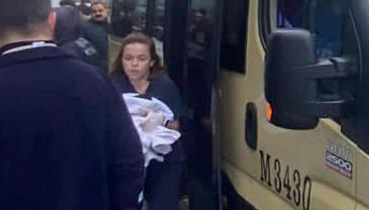 İstanbul'da yolcu minibüsünde doğum İstanbul'da yolcu minibüsünde doğum
