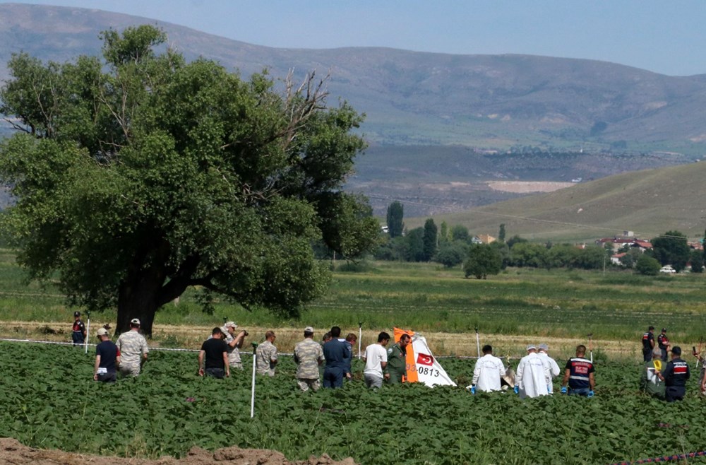 Eğitim uçağı neden düştü ? | Şehit olurken 20 kişiyi kurtardılar - 7