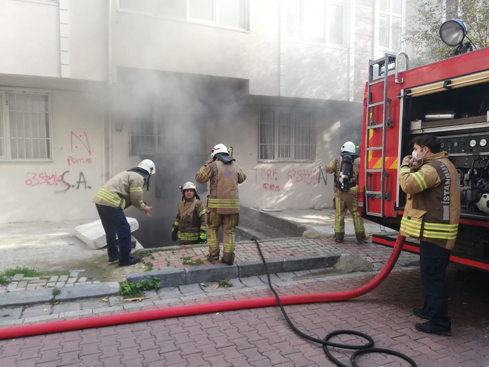 İstanbul'da mobilya atölyesinde yangın - 1