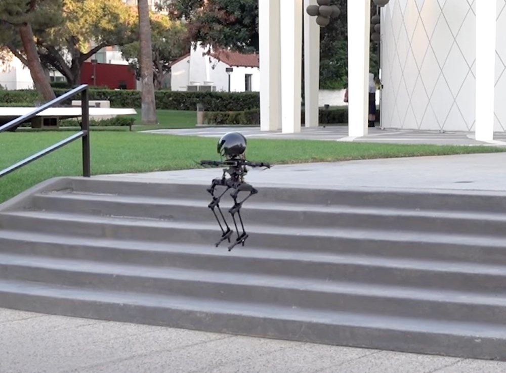 Uçan robot geliştirildi: Leo - 2