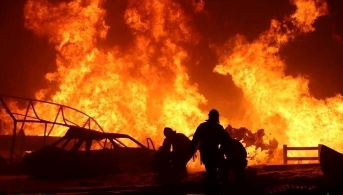 Borçları yüzünden evlerini havaya uçurdular