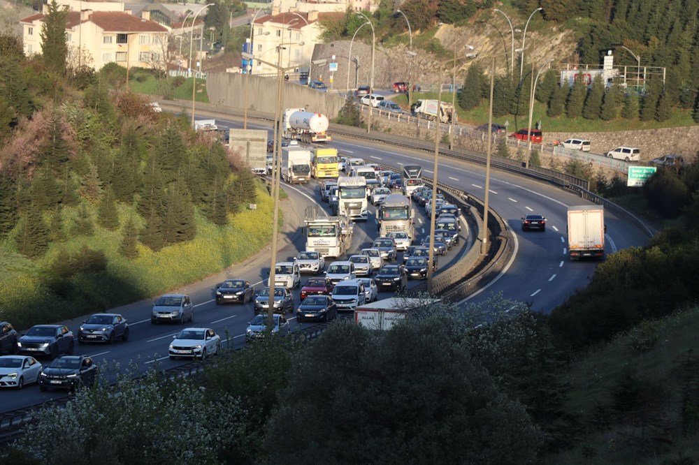 Tatilcilerin İstanbul'a dönüş trafiği: Birçok noktada yoğunluk yaşanıyor - 8