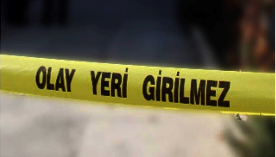 Define ararken canından oldu