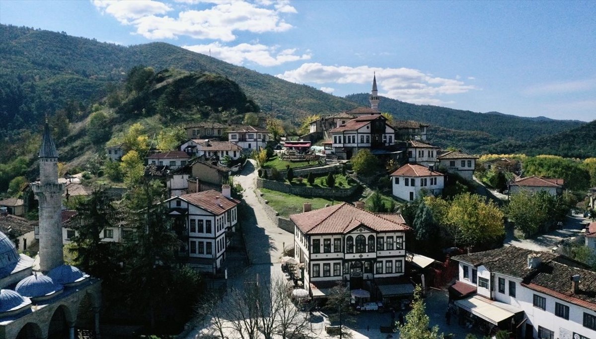 Sakin şehirler üyesi Taraklı ziyaretçilerini tarih yolculuğuna çıkarıyor Sakin şehirler üyesi Taraklı ziyaretçilerini tarih yolculuğuna çıkarıyor