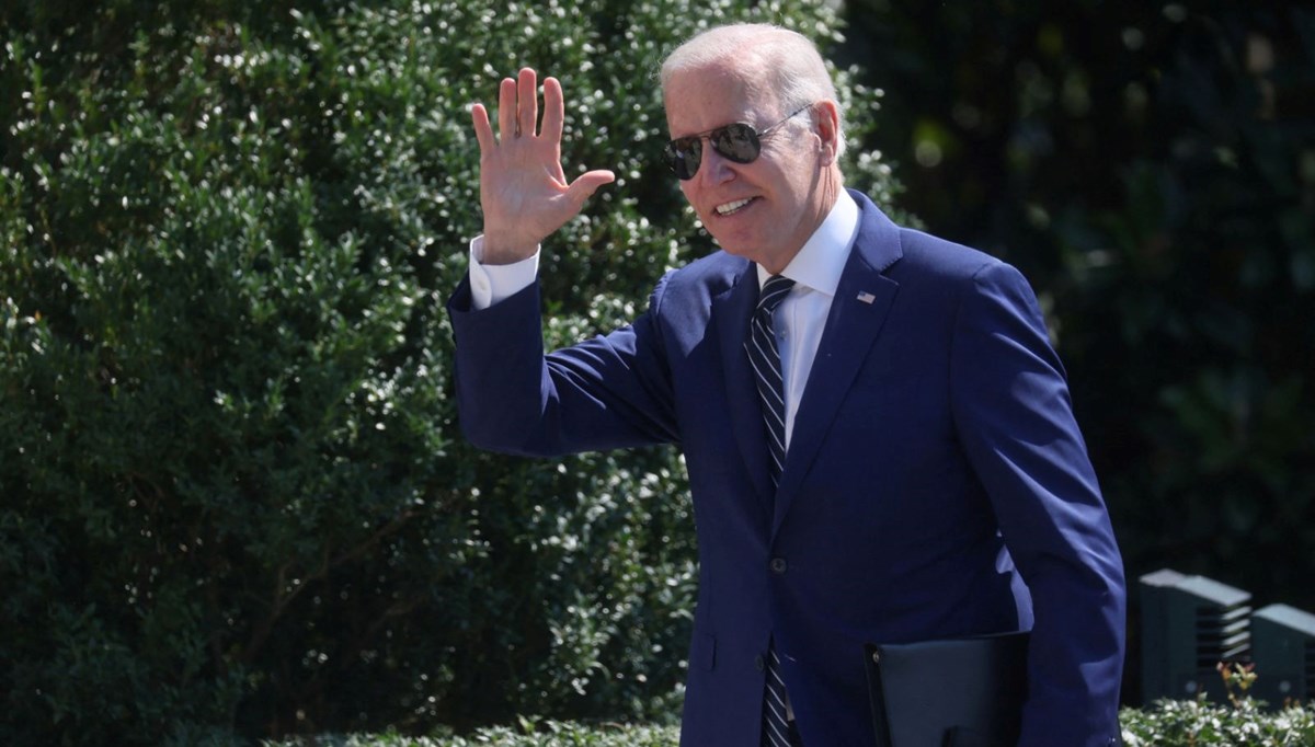 Biden, öğrenci kredisi geri ödemelerini son kez erteledi