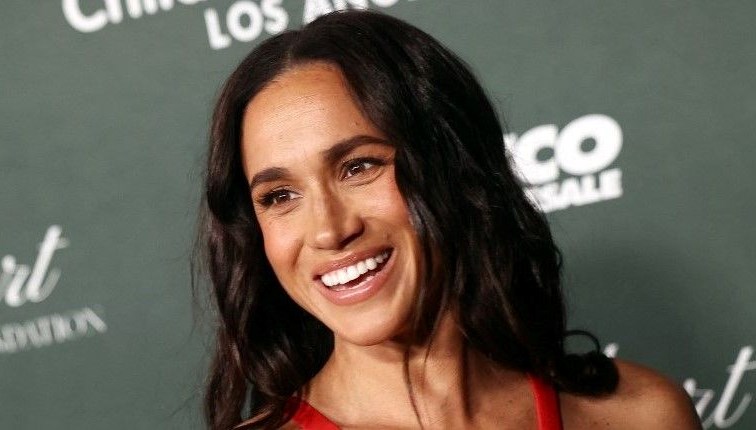 Meghan Markle'ın kırmızı halı stili topa tutuldu
